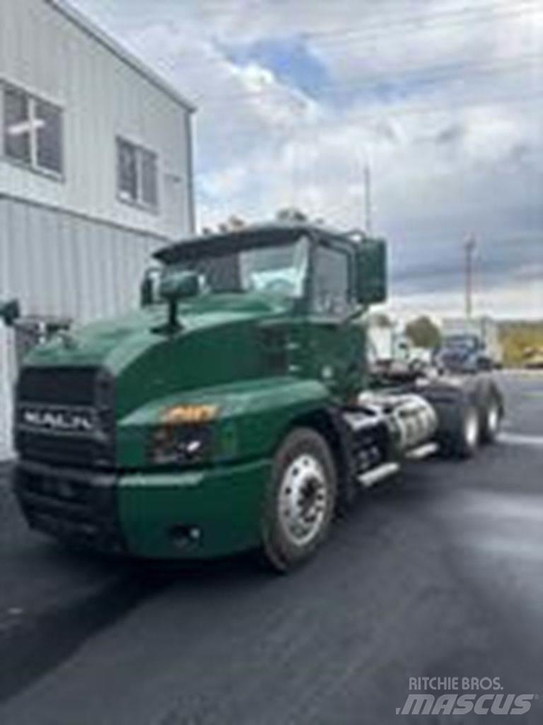 Mack AN64T Autotractoare