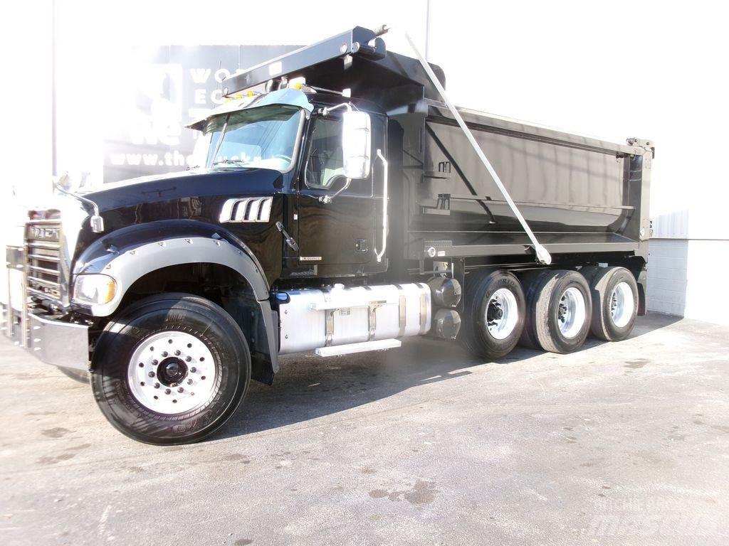 Mack GR64F Autobasculanta