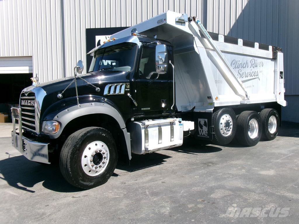 Mack GR64F Autobasculanta