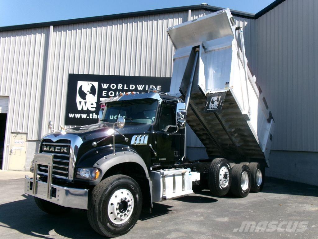 Mack GR64F Autobasculanta