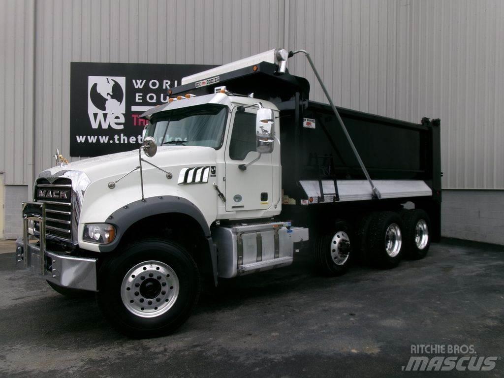 Mack Granite Autobasculanta