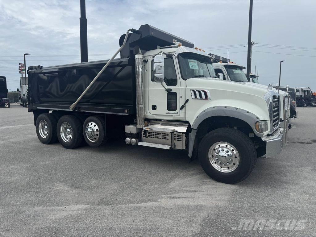Mack Granite Autobasculanta