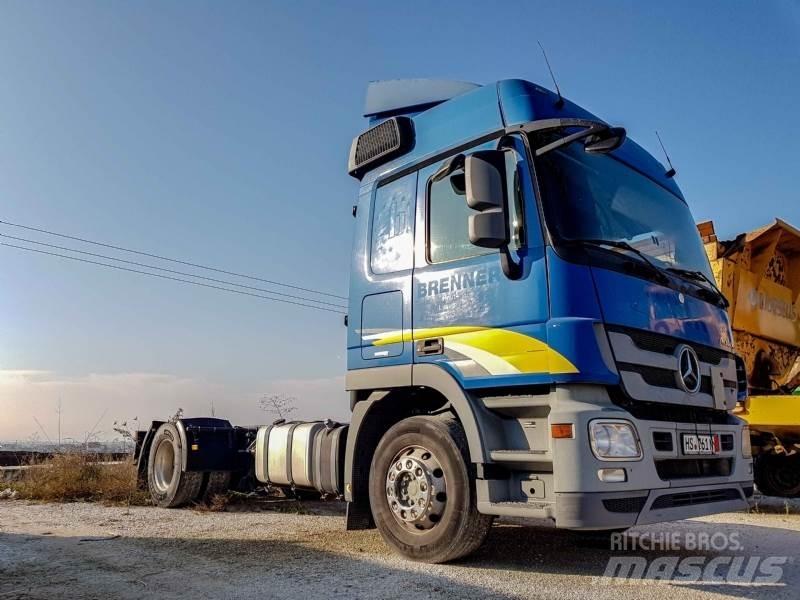 Mercedes-Benz 18.46 Camion cabina sasiu