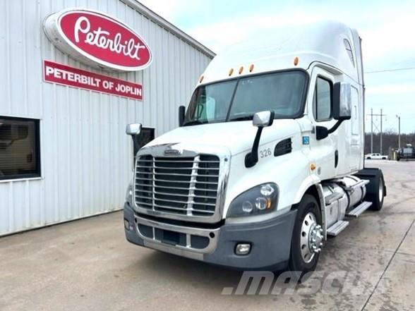 Freightliner CASCADIA 113 Autotractoare