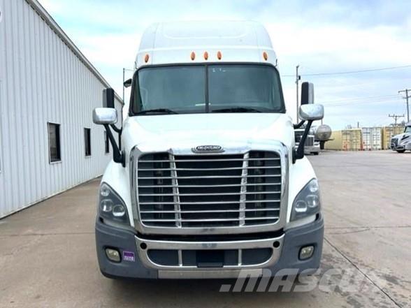 Freightliner CASCADIA 113 Autotractoare