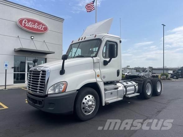Freightliner CASCADIA 116 Autotractoare