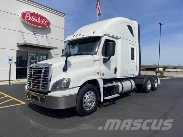 Freightliner CASCADIA 116 Autotractoare
