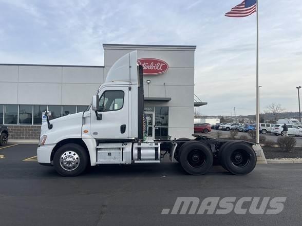 Freightliner CASCADIA 125 Autotractoare