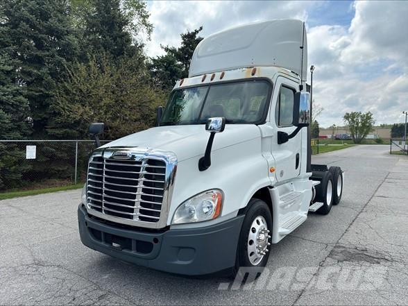 Freightliner CASCADIA 125 Autotractoare