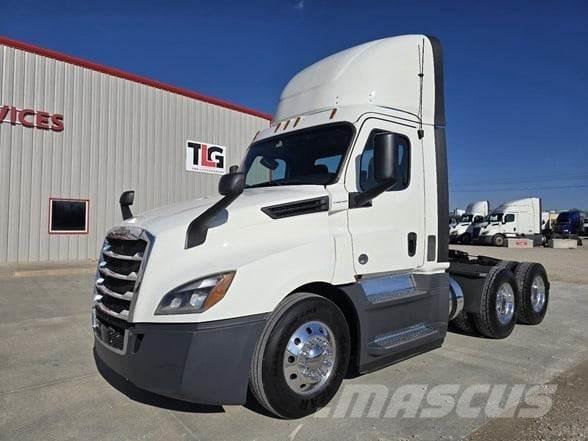 Freightliner CASCADIA 126 Autotractoare