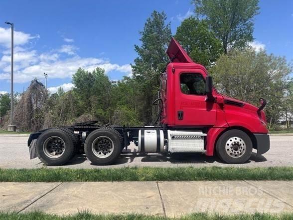 Freightliner CASCADIA 126 Autotractoare