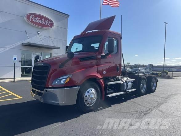 Freightliner CASCADIA 126 Autotractoare