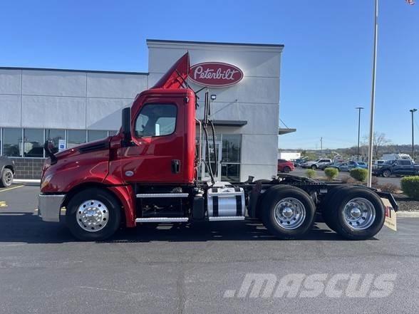 Freightliner CASCADIA 126 Autotractoare
