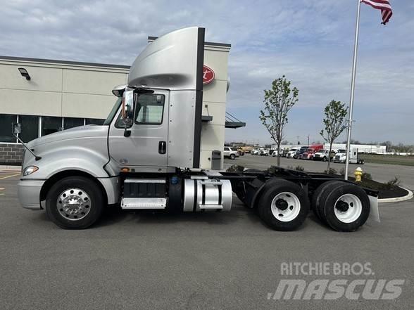 International PROSTAR Autotractoare