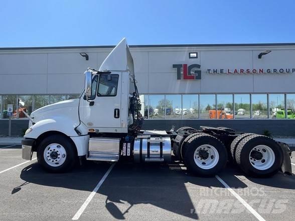 International PROSTAR Autotractoare