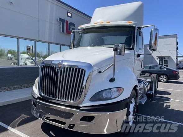 International PROSTAR Autotractoare