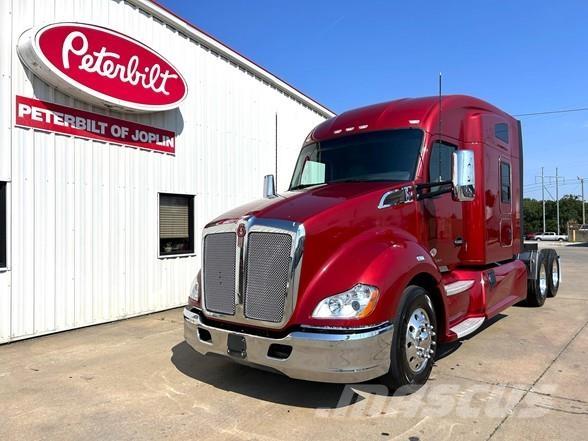 Kenworth T680 Autotractoare