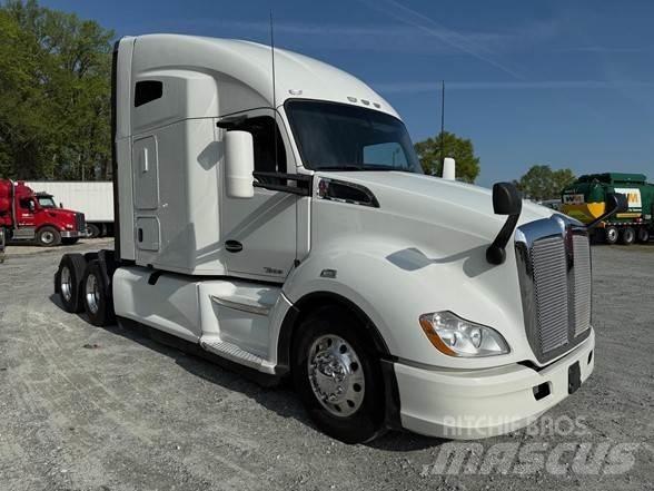 Kenworth T680 Autotractoare