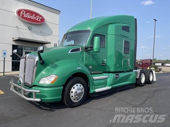 Kenworth T680 Autotractoare