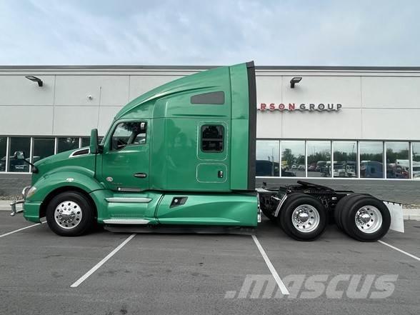 Kenworth T680 Autotractoare