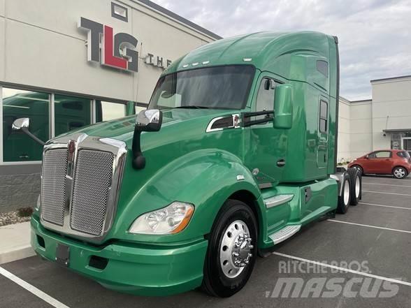 Kenworth T680 Autotractoare