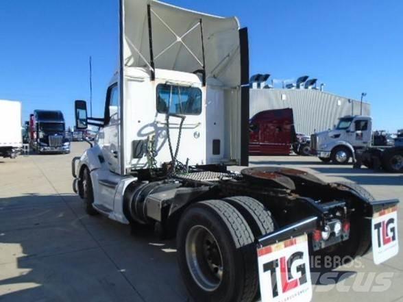 Kenworth T680 Autotractoare