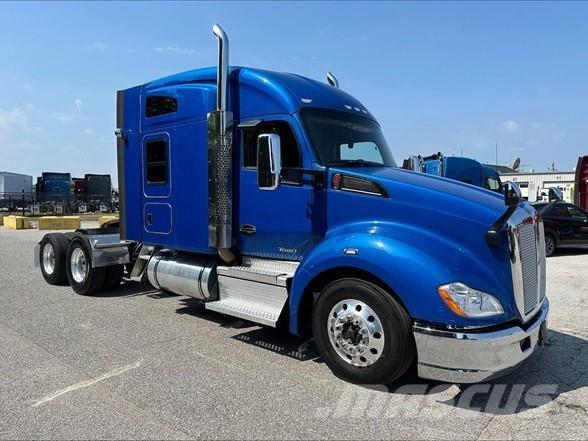 Kenworth T680 Autotractoare