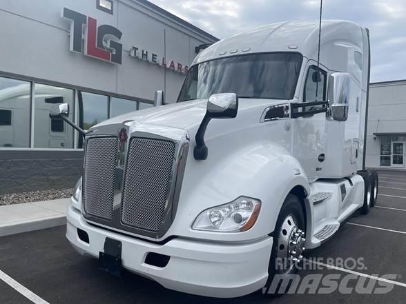 Kenworth T680 Autotractoare
