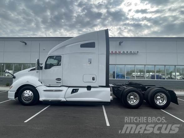 Kenworth T680 Autotractoare