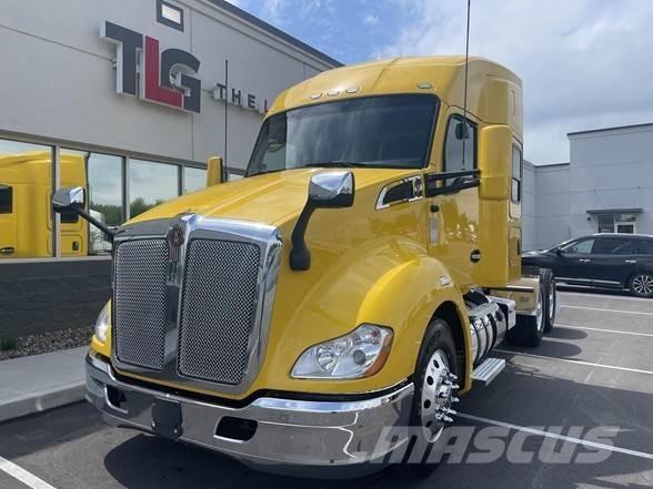 Kenworth T680 Autotractoare