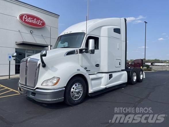 Kenworth T680 Autotractoare