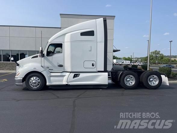 Kenworth T680 Autotractoare