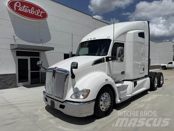 Kenworth T680 Autotractoare