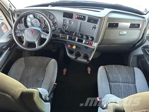 Kenworth T680 Autotractoare