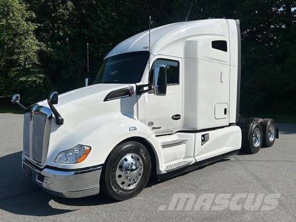 Kenworth T680 Autotractoare