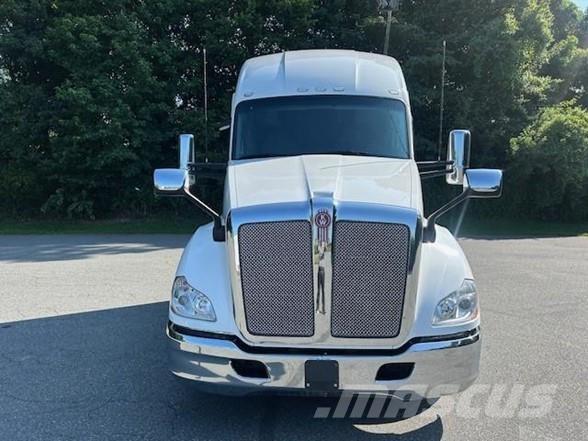 Kenworth T680 Autotractoare