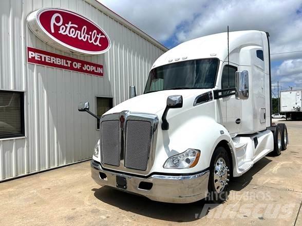 Kenworth T680 Autotractoare