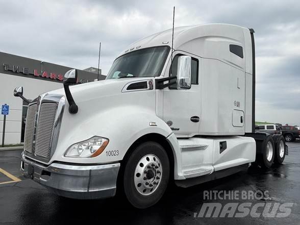 Kenworth T680 Autotractoare