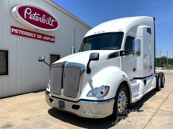 Kenworth T680 Autotractoare