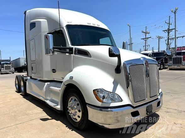 Kenworth T680 Autotractoare