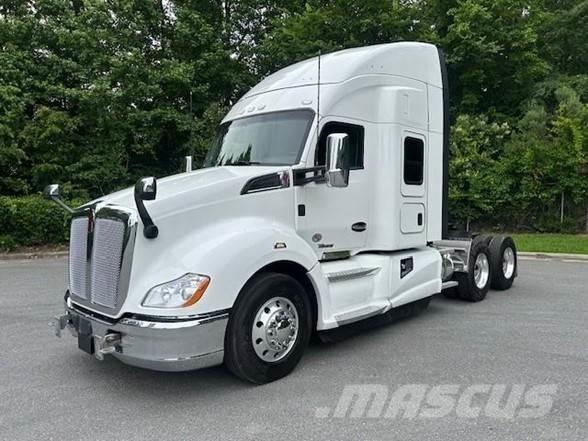 Kenworth T680 Autotractoare