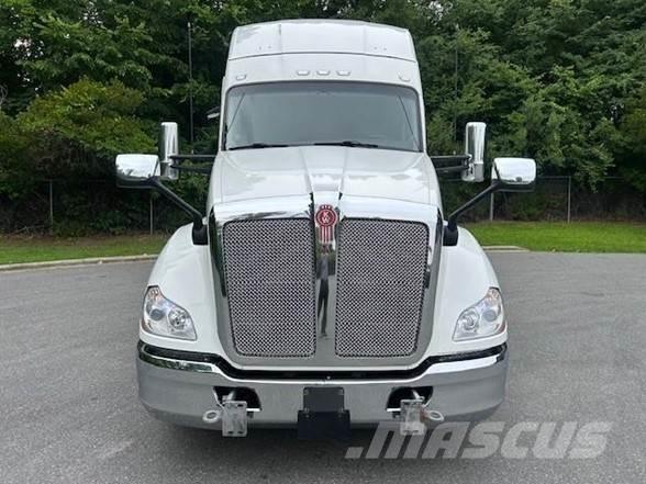 Kenworth T680 Autotractoare
