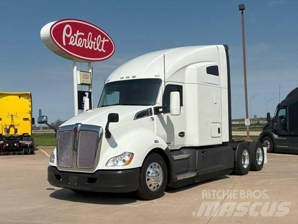 Kenworth T680 Autotractoare