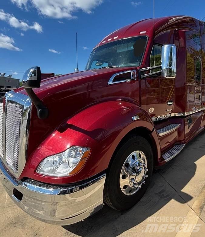 Kenworth T680 Autotractoare