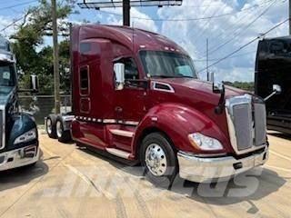 Kenworth T680 Autotractoare