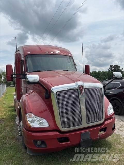 Kenworth T680 Autotractoare