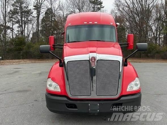 Kenworth T680 Autotractoare