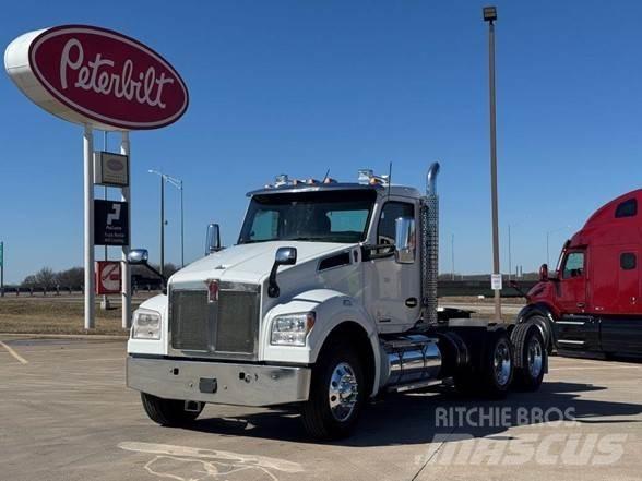 Kenworth T880 Autotractoare