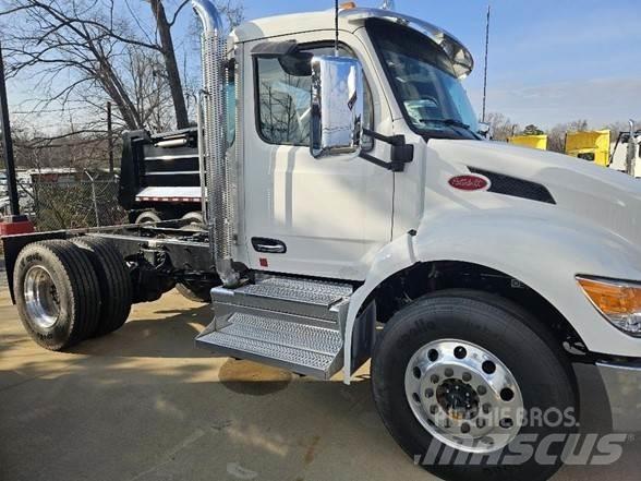 Peterbilt 536 Autotractoare