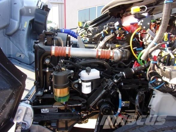 Peterbilt 537 Camioane platforma/prelata